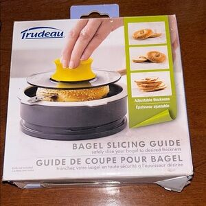 Kitchen Tool for Effortless Bagel Slicing